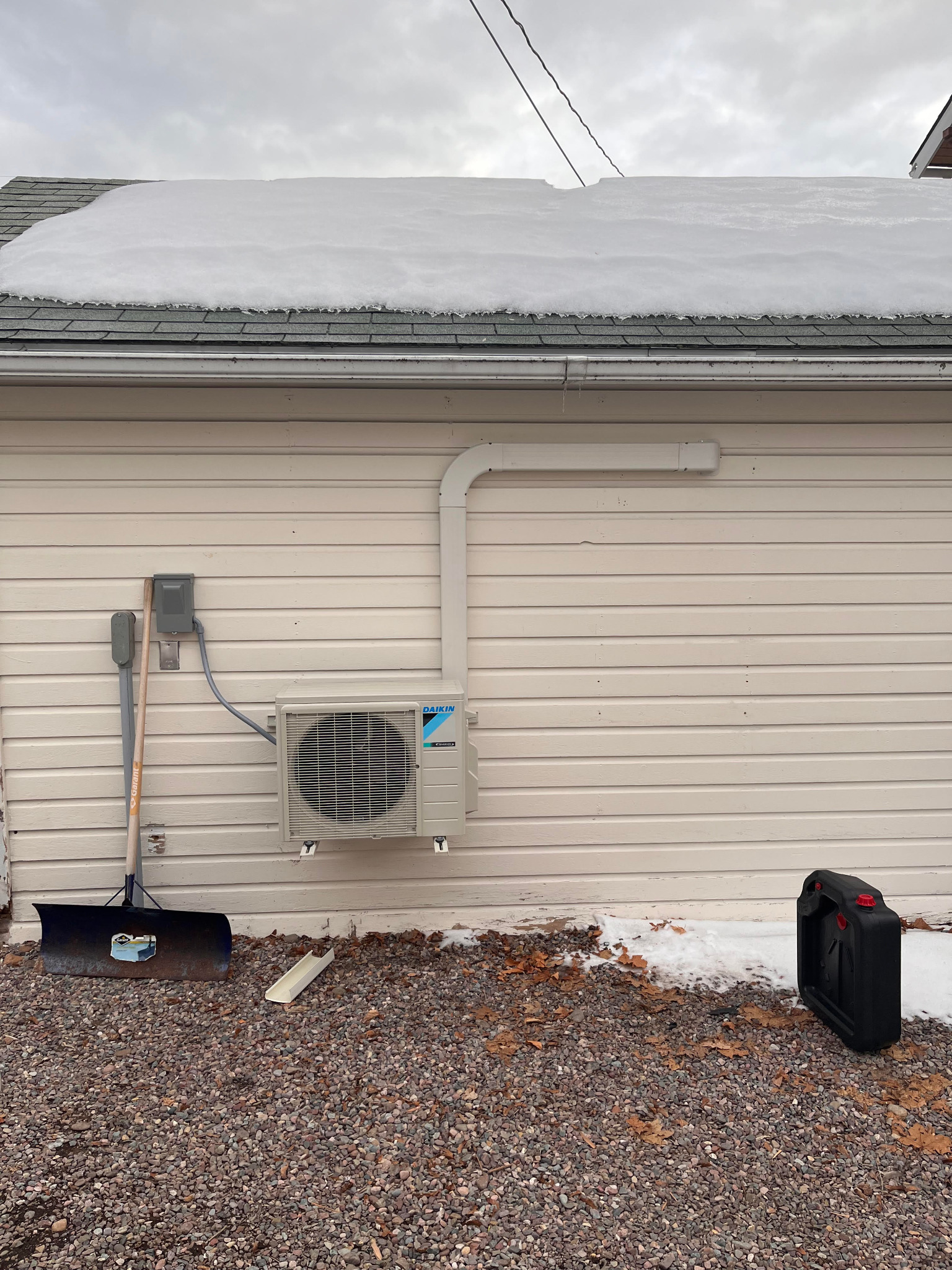 Outdoor mini split heat pump unit
